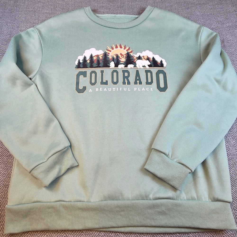 SHEIN Colorado Graphic Sweatshirt Sage Green Mountain Bear Crewneck Pullover M